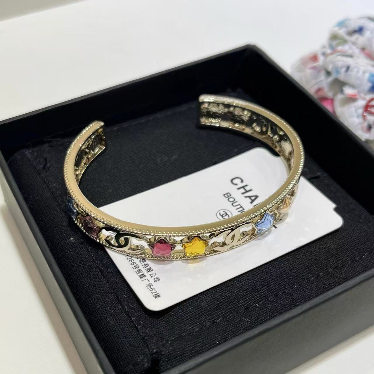 CHANE1 カラフルクリスタルスターダブルCオープンブレスレット【50％割引+送料無料】