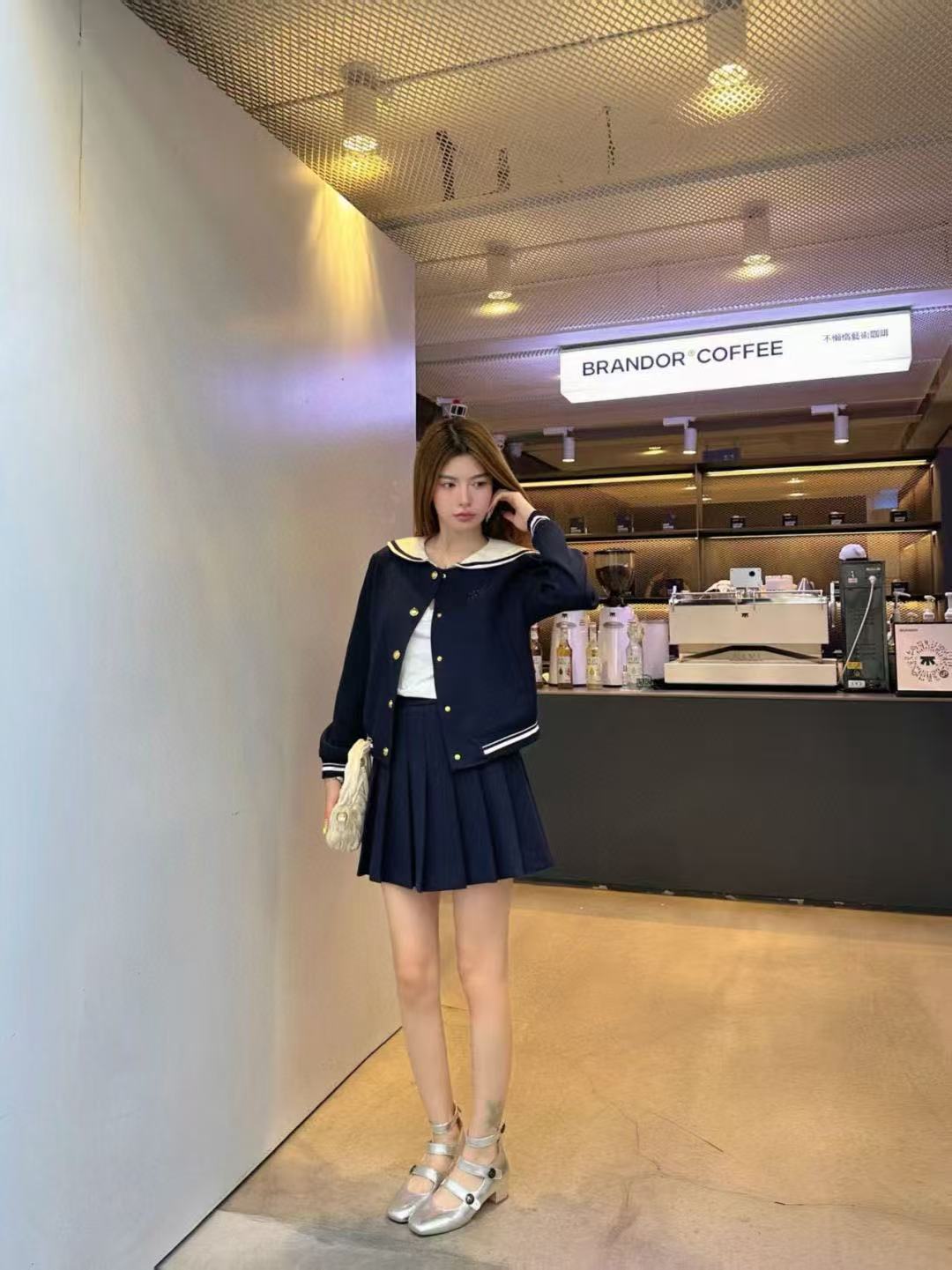 M1UM1U 襟付きジャケット+スカート ツーピースセット【50％割引+送料無料】