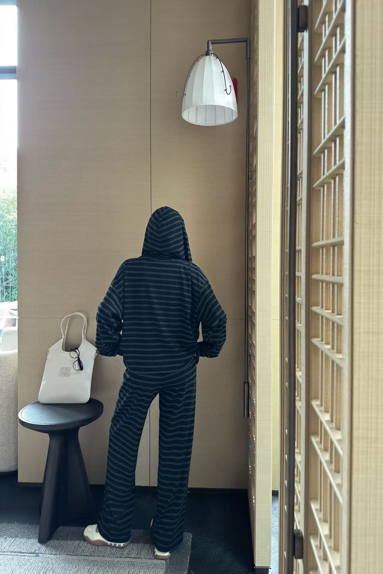 M1UM1U ストライプジップアップジャケット+パンツ ツーピースセット【50％割引+送料無料】