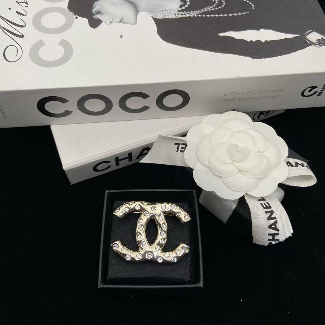CHANE1 ダブルC ダイヤモンドブローチ【50％割引+送料無料】
