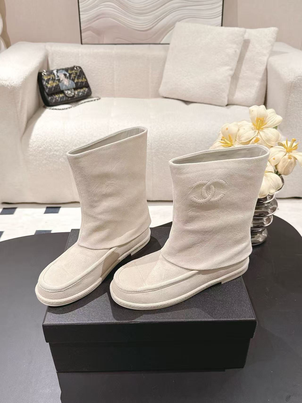 CHANE1 高品質ディアスキン ダブルC アンクルブーツ【50％割引+送料無料】