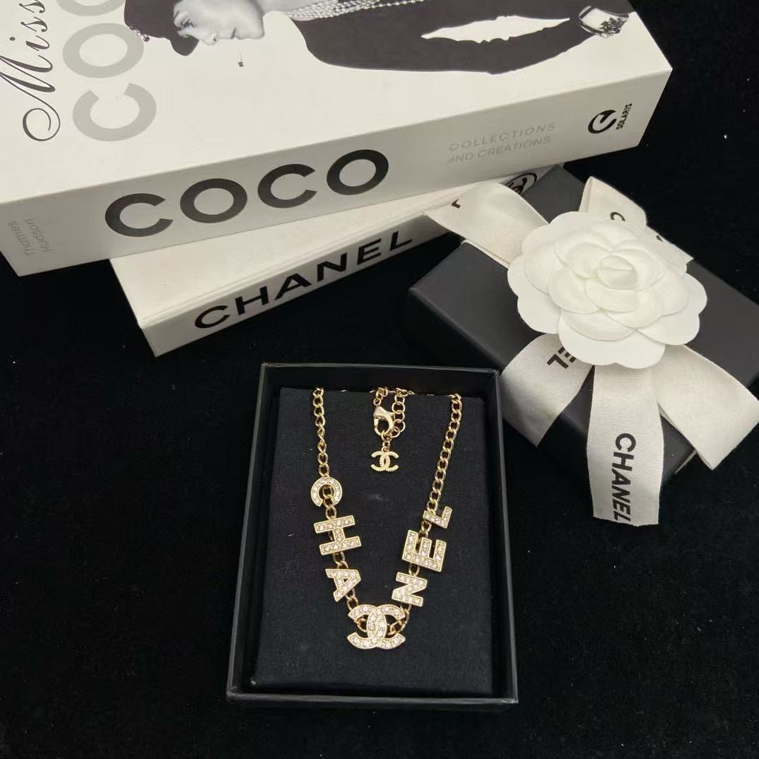 CHANE1 ダブルC ダイヤモンド レターネックレス【50％割引+送料無料】