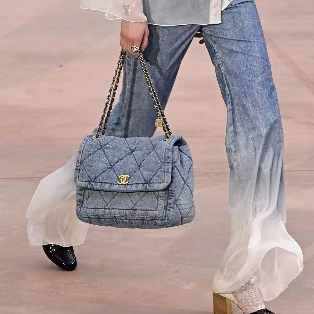 CHANE1 デニムフラップチェーンバッグ【50％割引+送料無料】