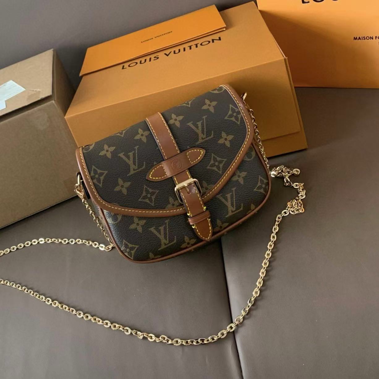 LVモノグラムサドルバッグ【50％割引+送料無料】