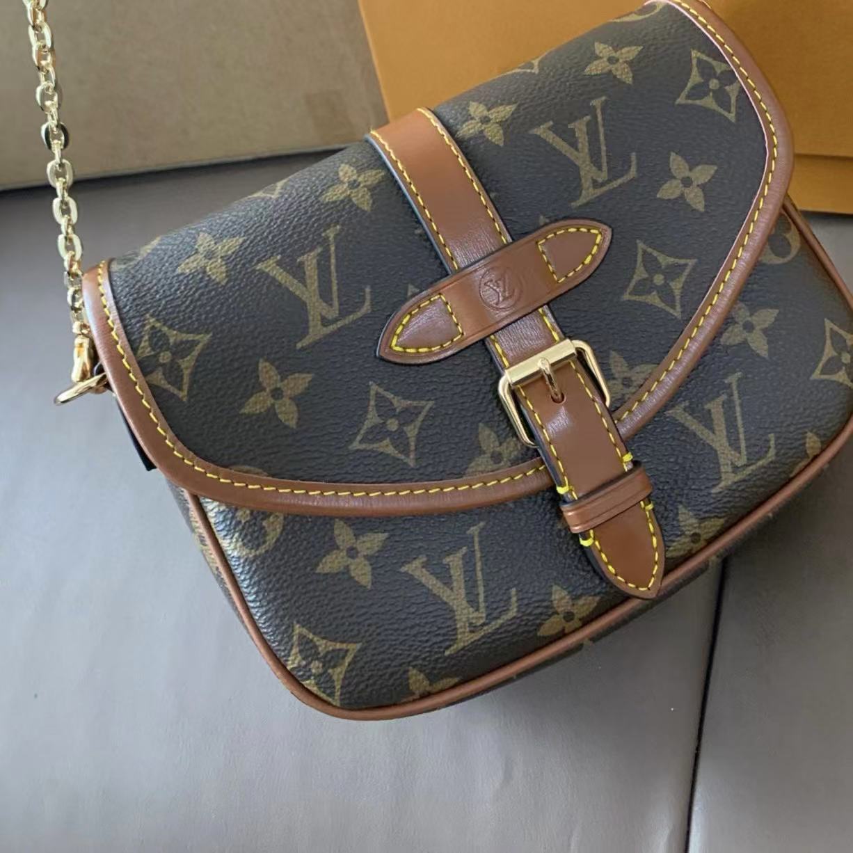 LVモノグラムサドルバッグ【50％割引+送料無料】