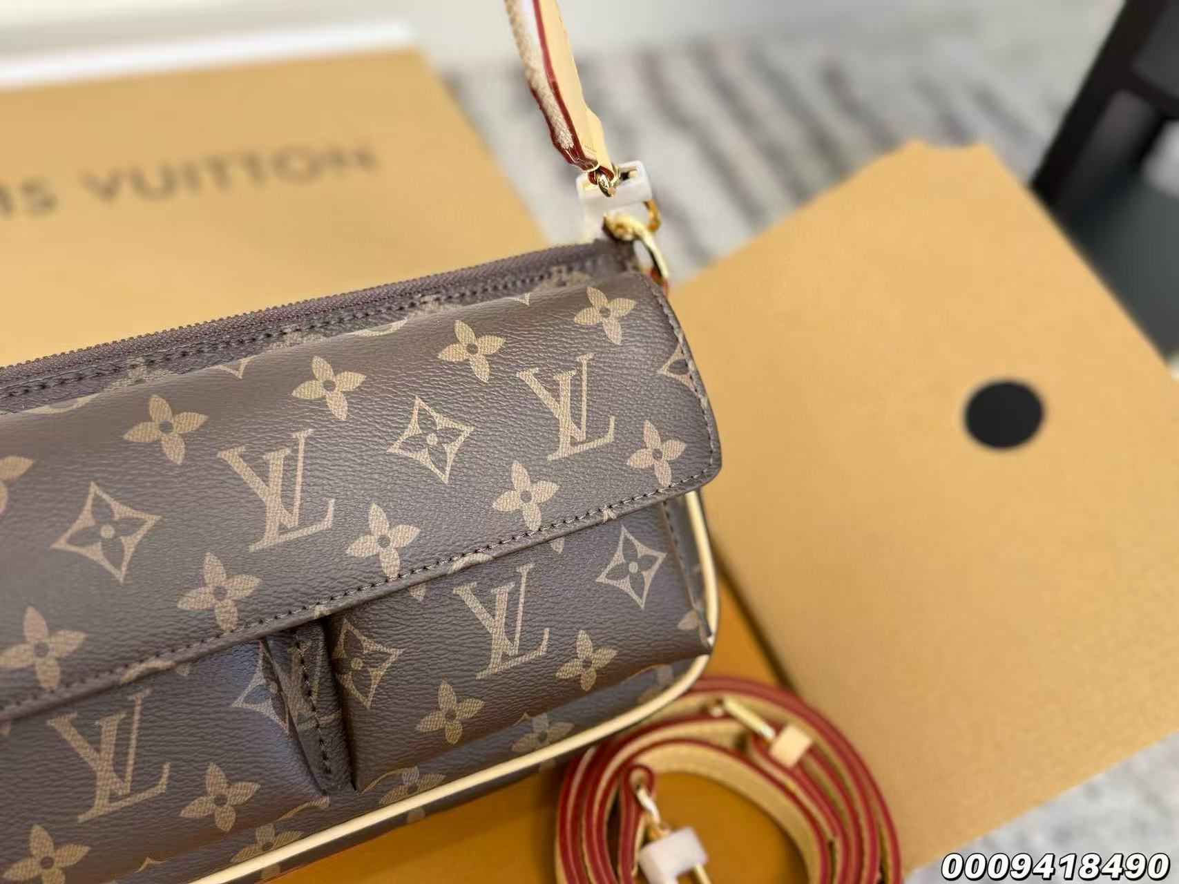 LVモノグラムショルダーバッグ【50％割引+送料無料】