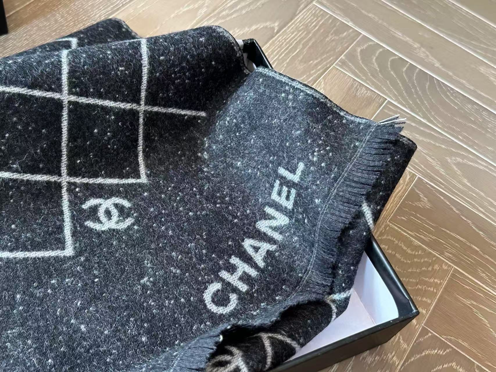 CHANE1 ダブルC チェック柄 カシミアスカーフ【50％割引+送料無料】