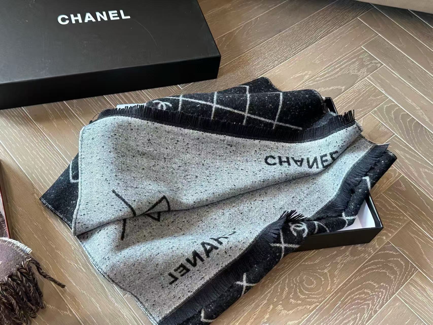 CHANE1 ダブルC チェック柄 カシミアスカーフ【50％割引+送料無料】