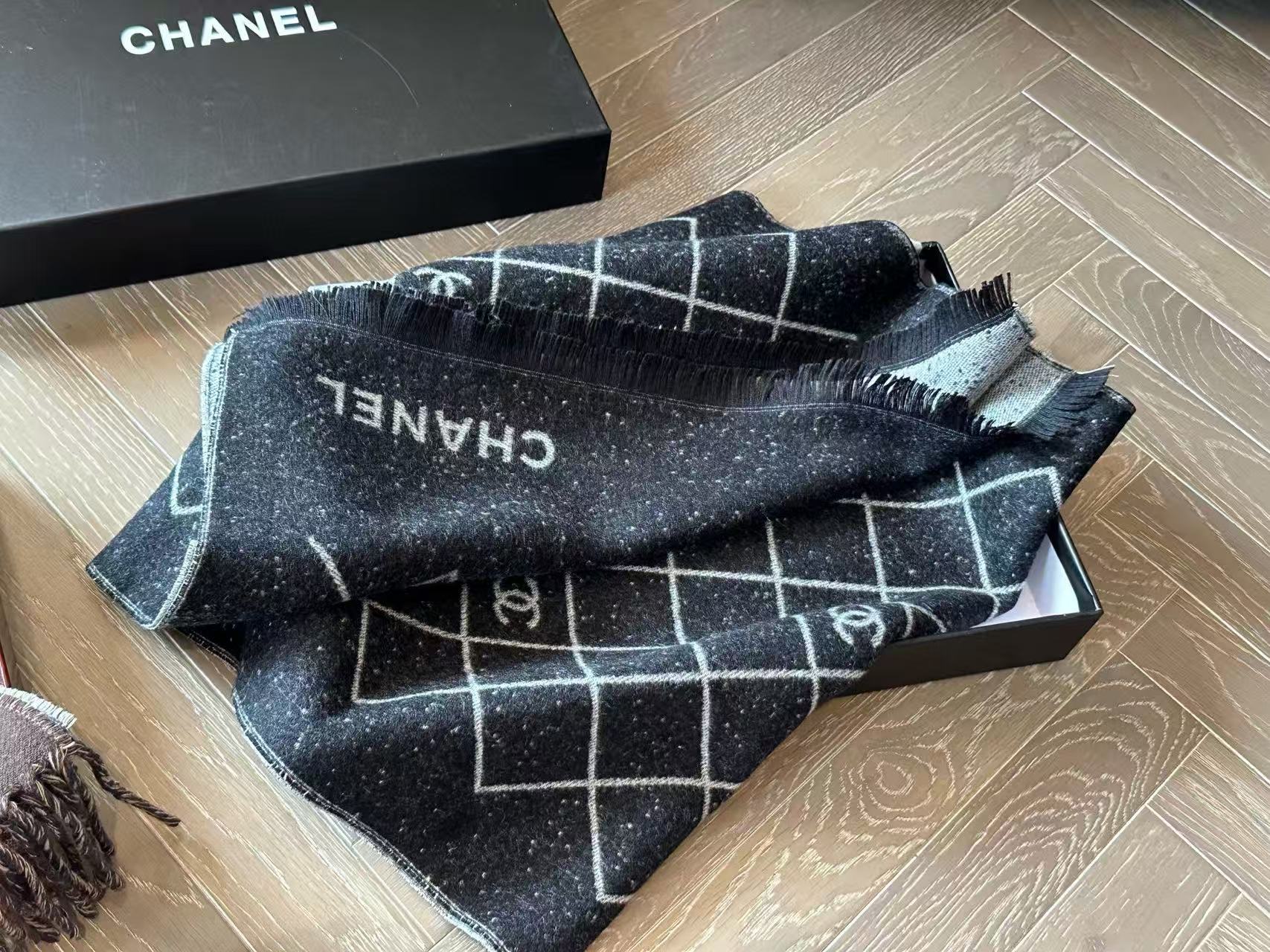 CHANE1 ダブルC チェック柄 カシミアスカーフ【50％割引+送料無料】