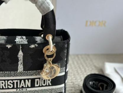 DI0Rプリント刺繍ハンドバッグ【50％割引+送料無料】