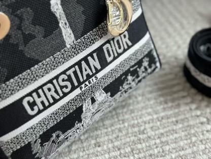 DI0Rプリント刺繍ハンドバッグ【50％割引+送料無料】