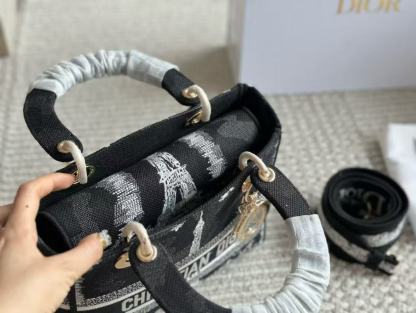 DI0Rプリント刺繍ハンドバッグ【50％割引+送料無料】