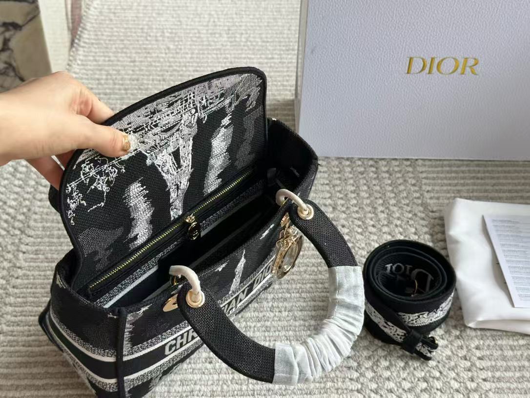 DI0Rプリント刺繍ハンドバッグ【50％割引+送料無料】