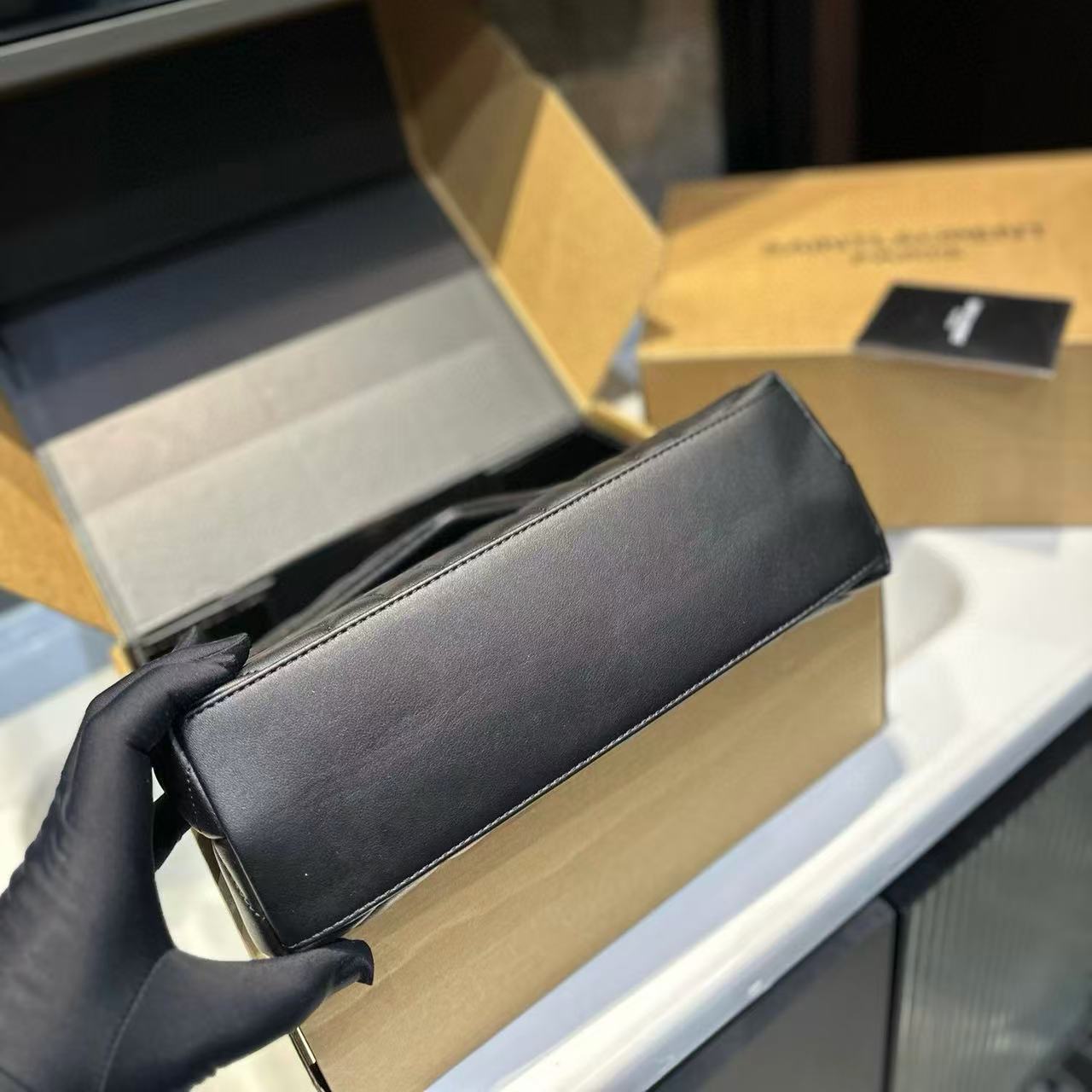 YSLチェーンアンダーアームバッグ【50％割引+送料無料】