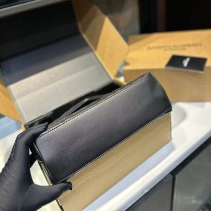 YSLチェーンアンダーアームバッグ【50％割引+送料無料】