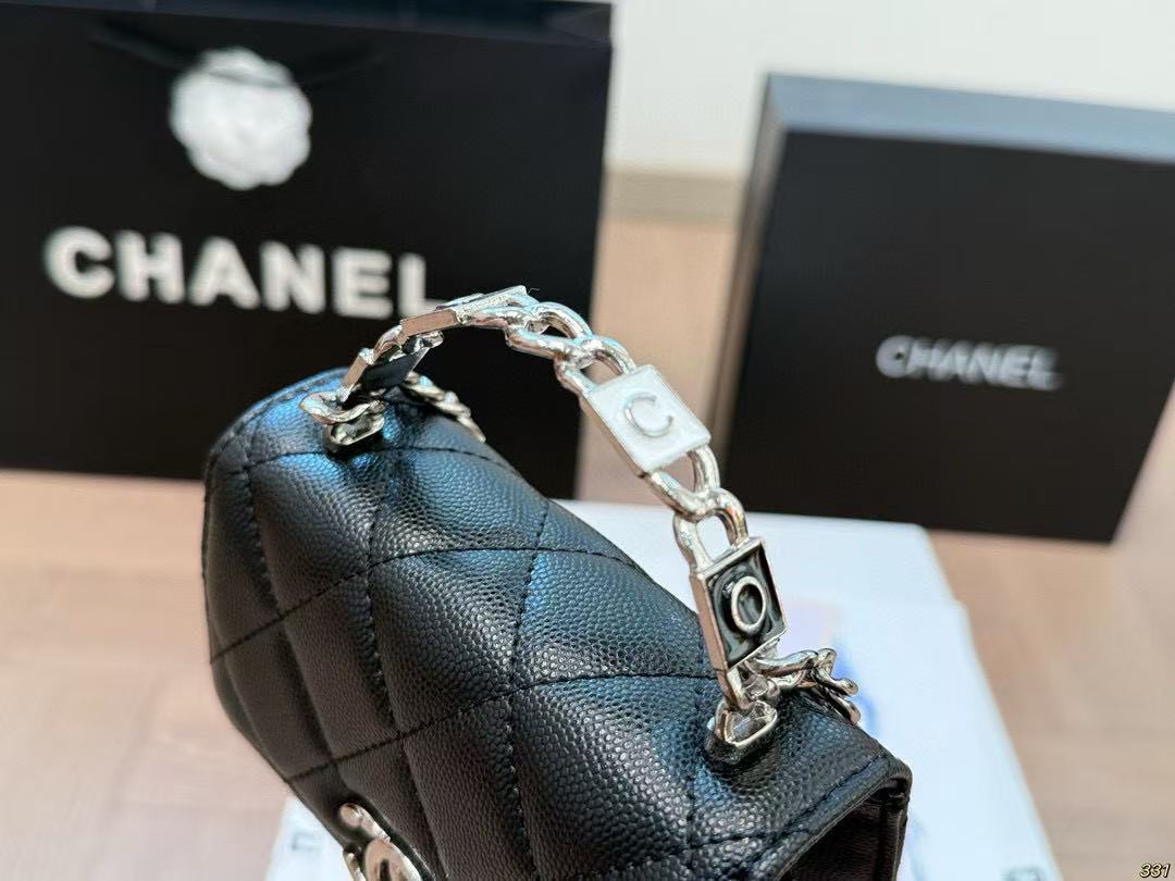 CHANE1 エナメルチェーンバッグ【50％割引+送料無料】