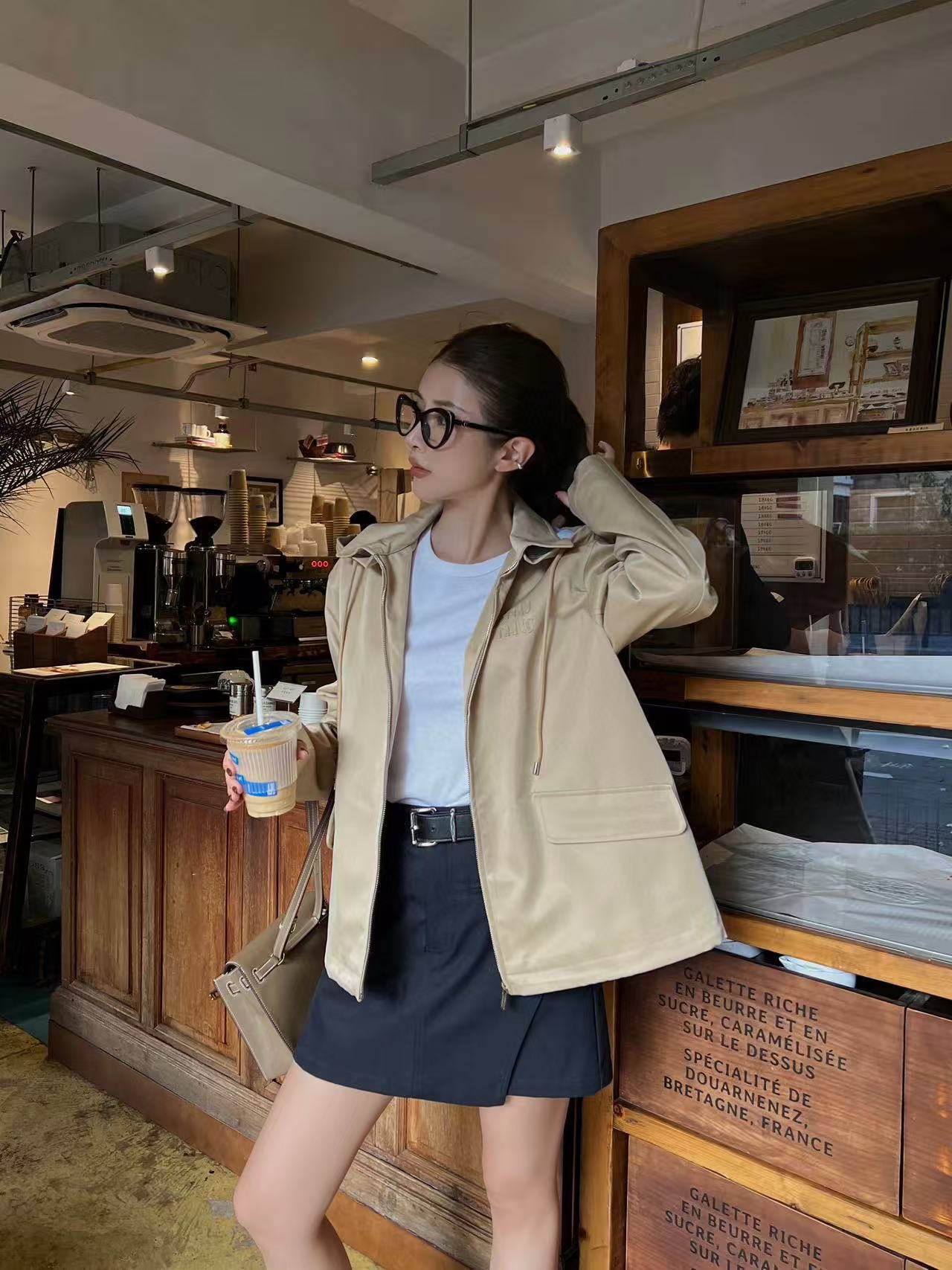 M1UM1U 刺繍レターフードジャケット【50％割引+送料無料】