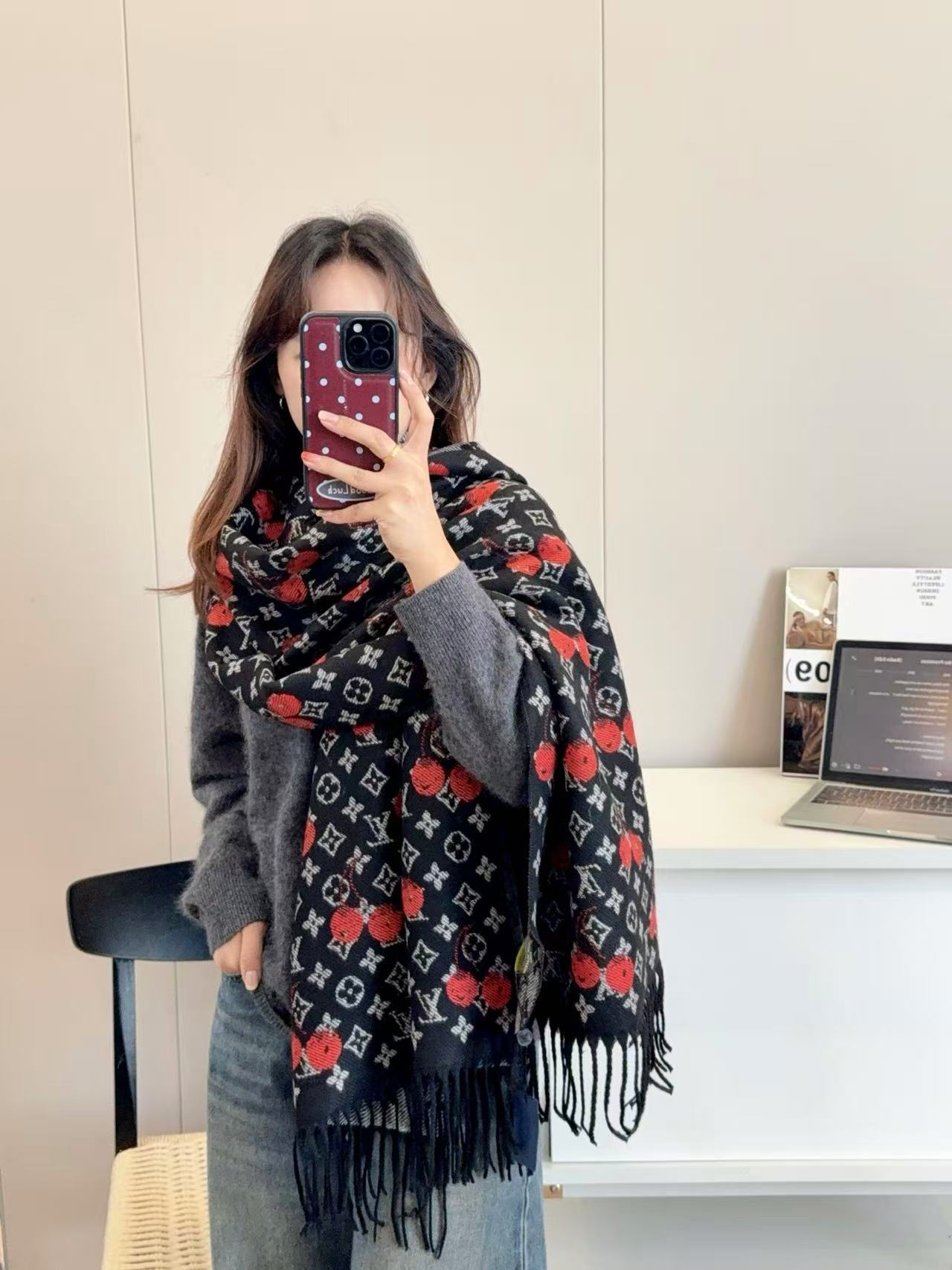 LVチェリータッセルスカーフ【50％割引+送料無料】