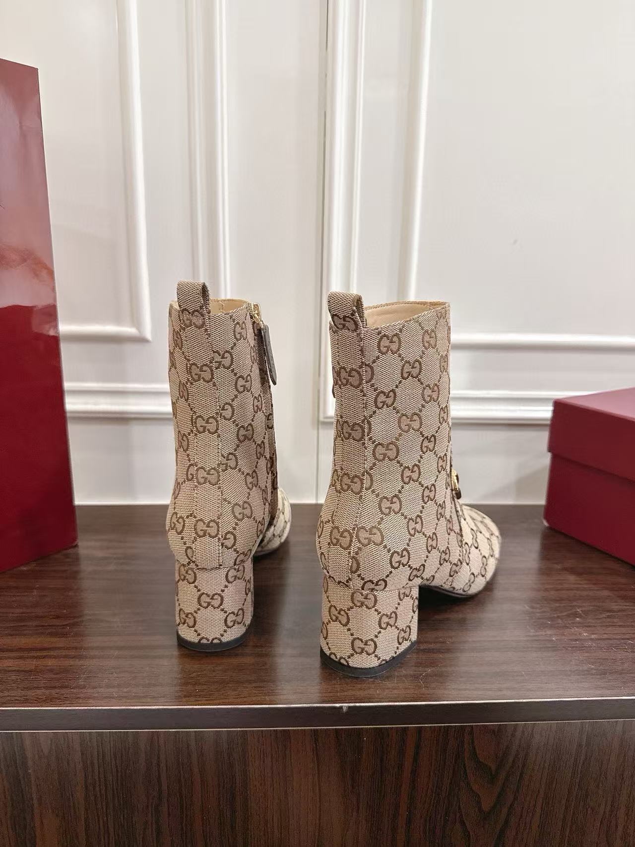 GUCC1 高品質ホースビットチャンキーヒールアンクルブーツ【50％割引+送料無料】