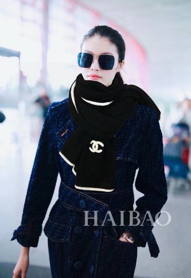 CHANE1 ダブルC ブラック＆ホワイト カシミアスカーフ【50％割引+送料無料】