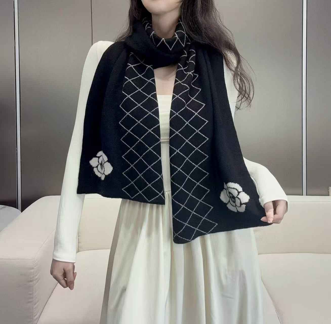 CHANE1 カメリアチェック柄カシミヤスカーフ【50％割引+送料無料】