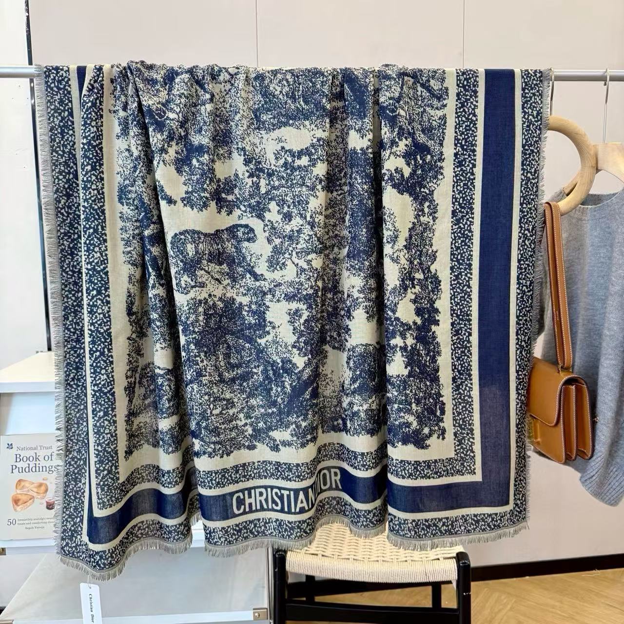 DI0R アニマルジャカードロゴウールスカーフ【50％割引+送料無料】