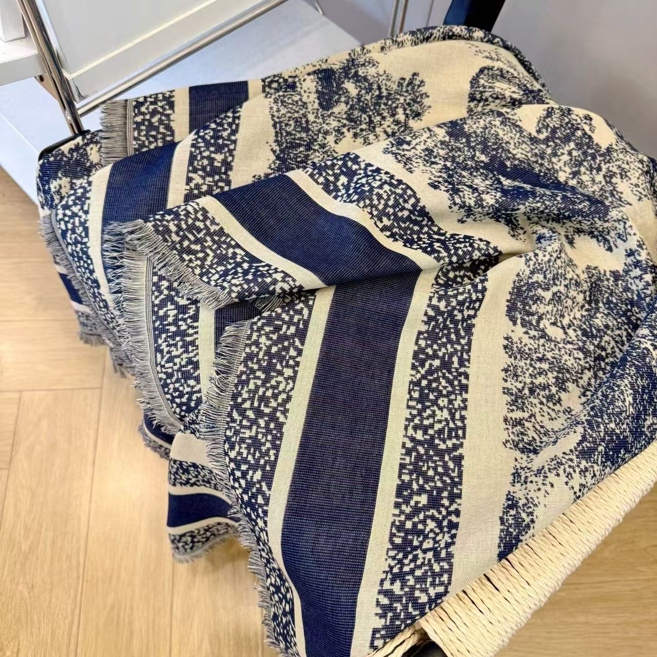 DI0R アニマルジャカードロゴウールスカーフ【50％割引+送料無料】