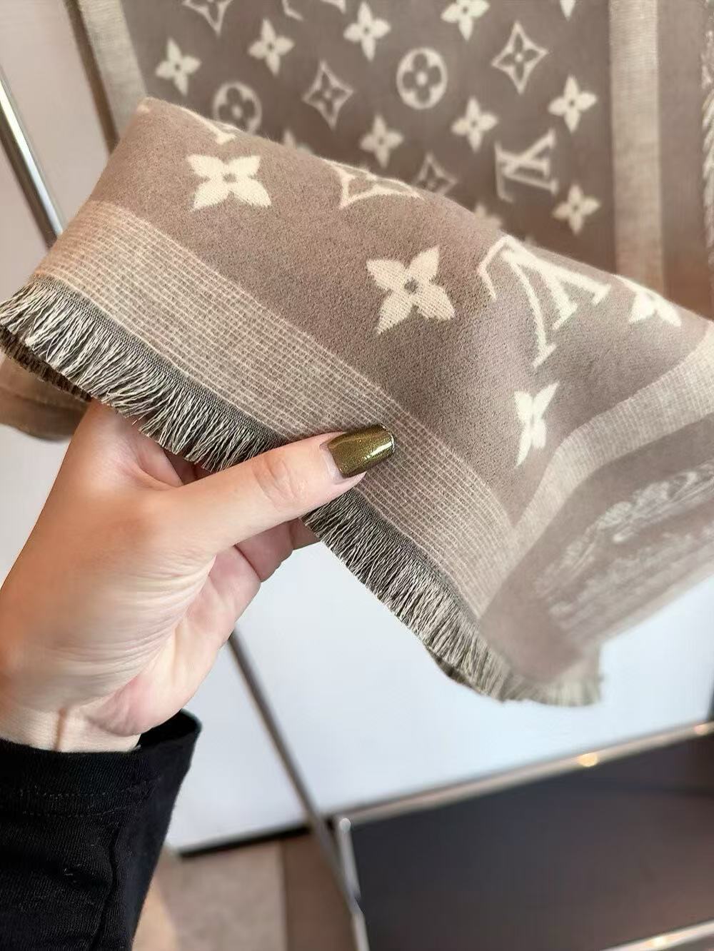 LVプリントウールスカーフ【50％割引+送料無料】