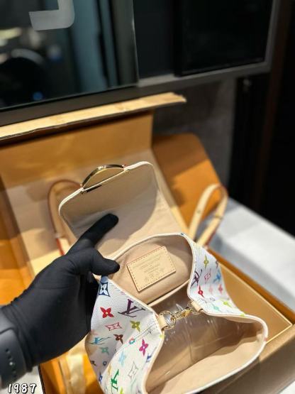 LV高品質カラフルバックパック【50％割引+送料無料】