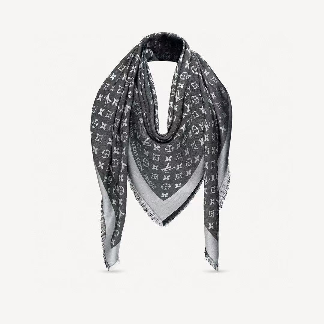 LVプリントの四つ葉のクローバーカシミアスカーフ【50％割引+送料無料】