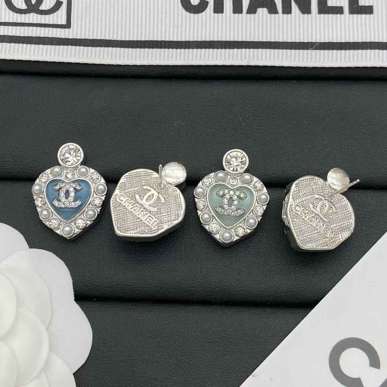 CHANE1 ダブルCパールハートイヤリング【50％割引+送料無料】