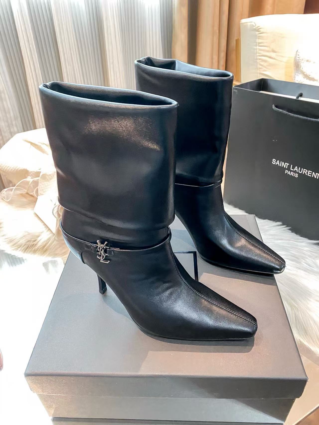 YSLのポインテッドハイヒールアンクルブーツ【50％割引+送料無料】