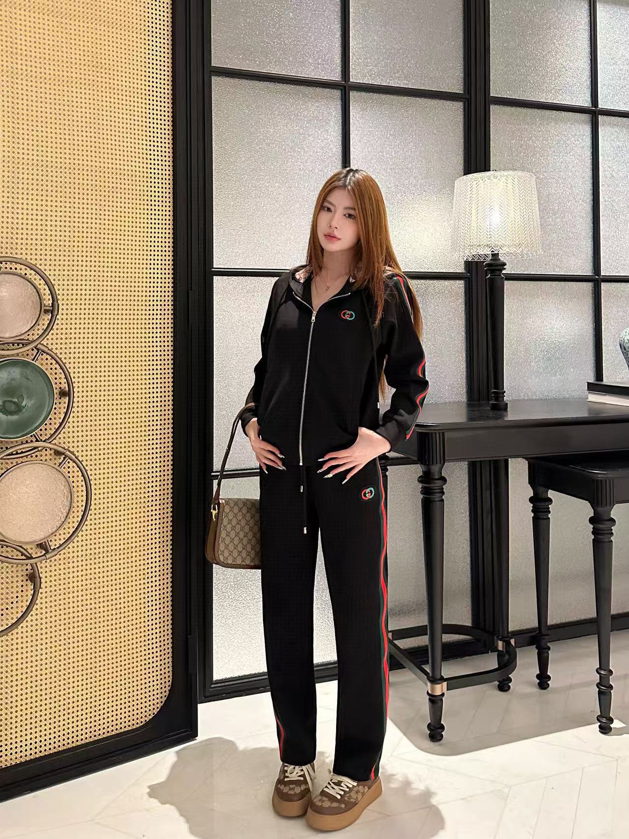 GUCC1 刺繍ロゴ フード付き カジュアル ジャケット + パンツ ツーピース セット【50％割引+送料無料】