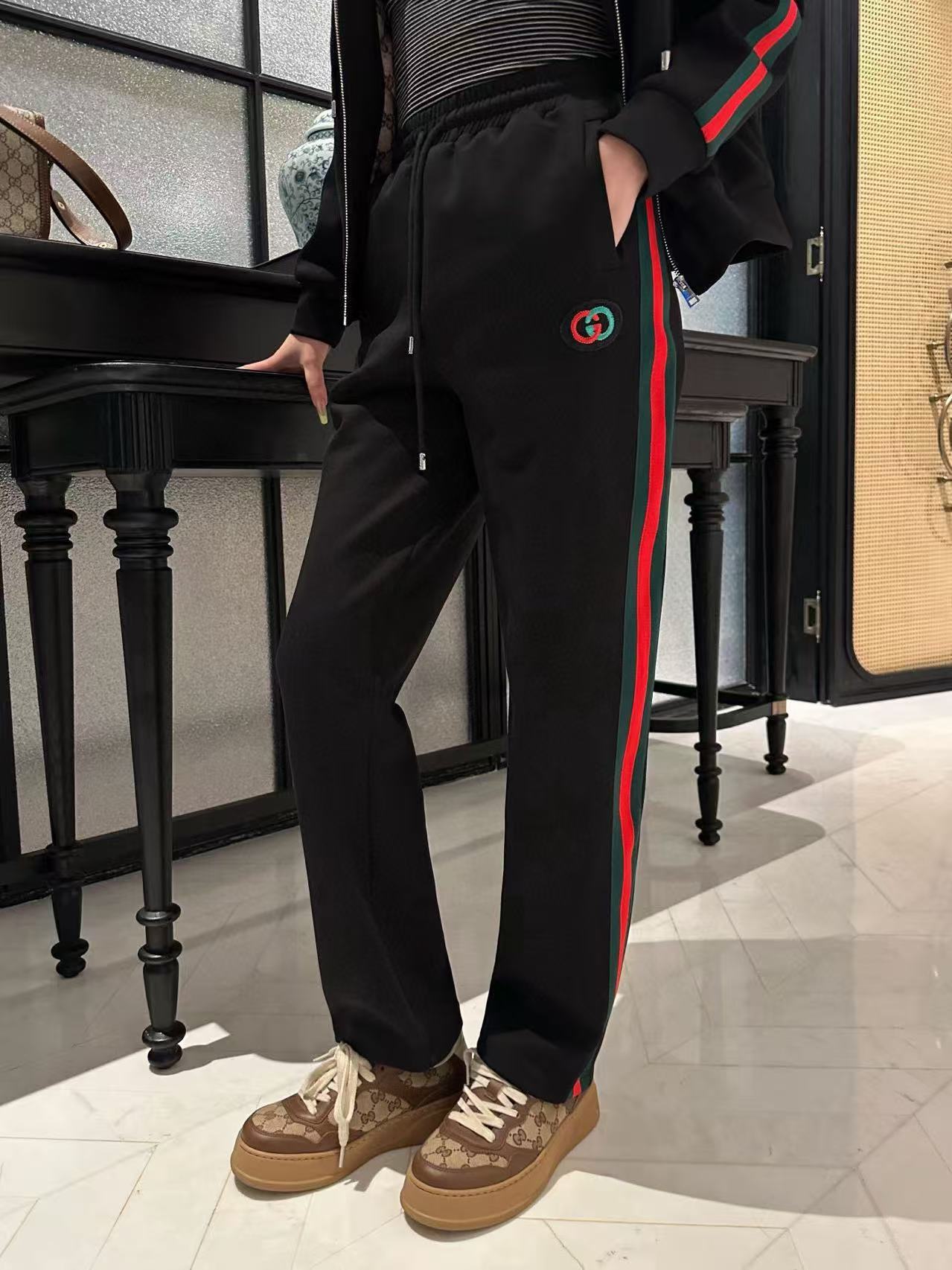 GUCC1 刺繍ロゴ フード付き カジュアル ジャケット + パンツ ツーピース セット【50％割引+送料無料】