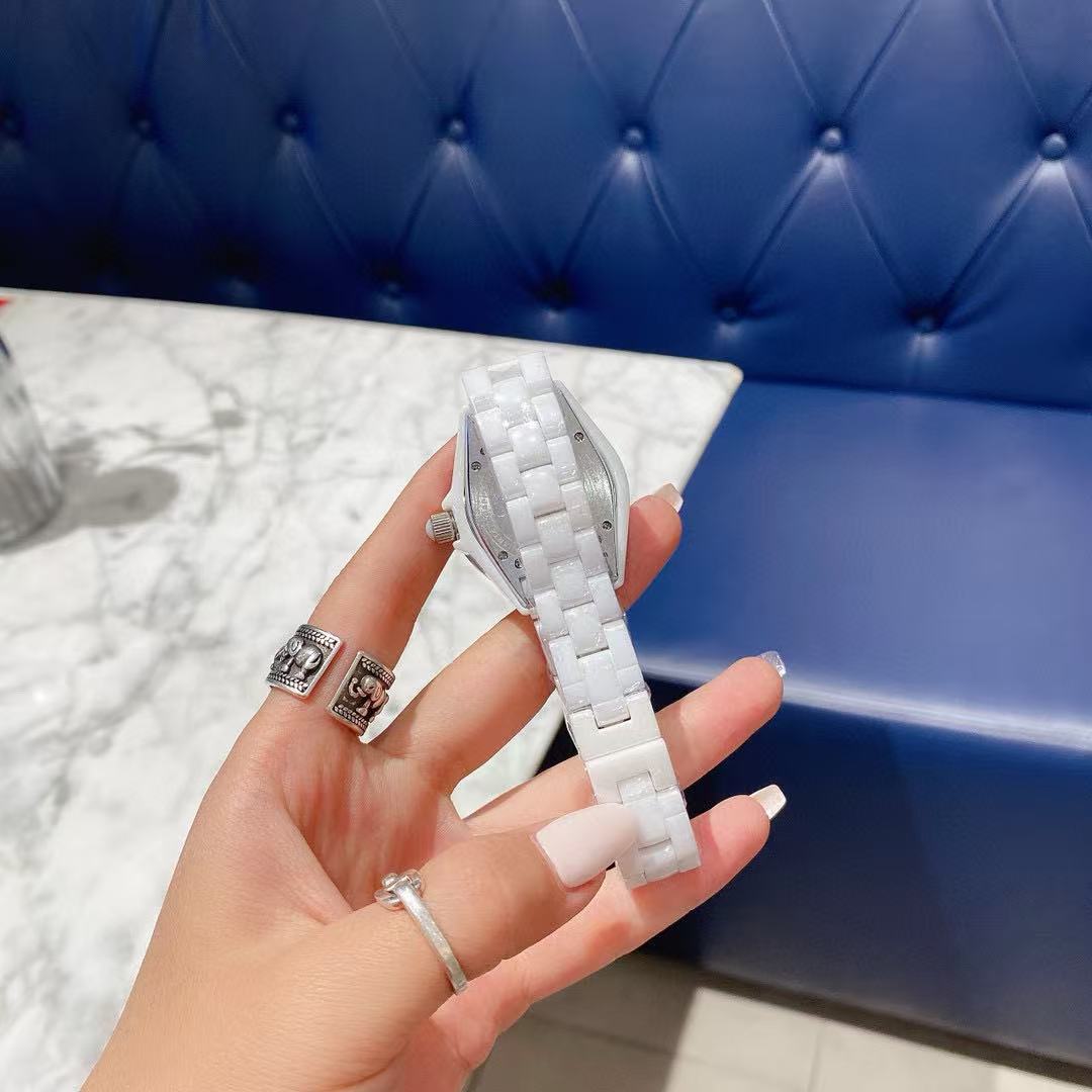 CHANE1 ブラック＆ホワイト スチールストラップ レディース腕時計【50％割引+送料無料】