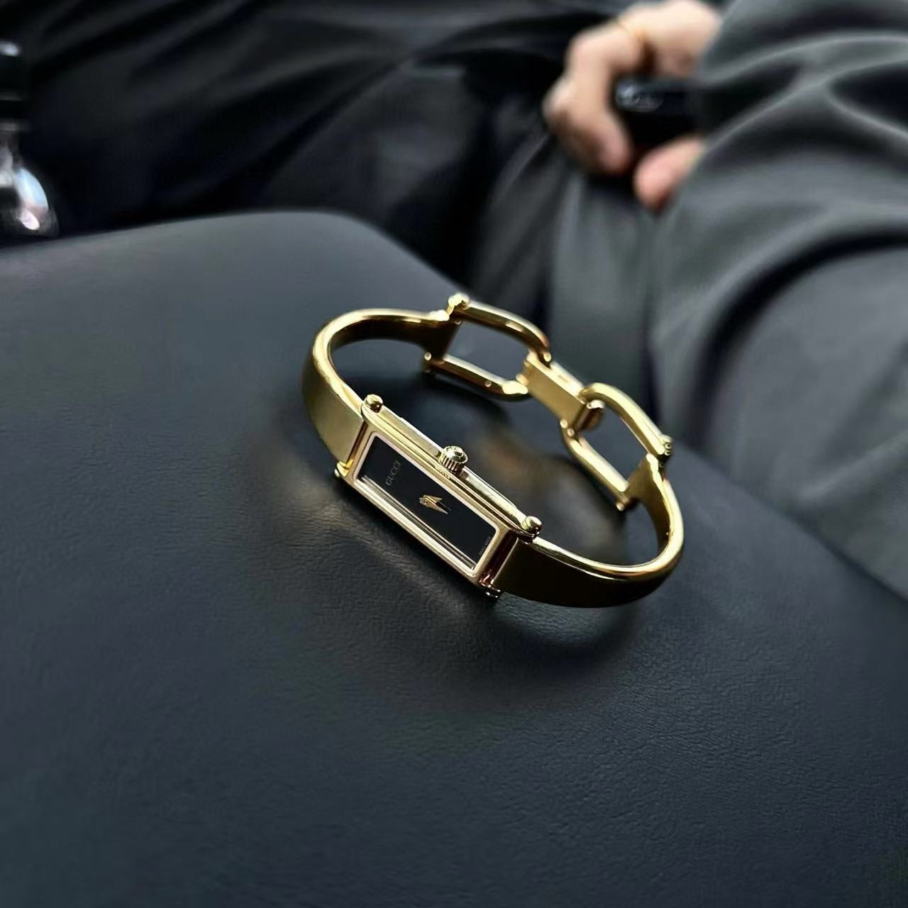 GUCC1 シンプルレディースウォッチ【50％割引+送料無料】