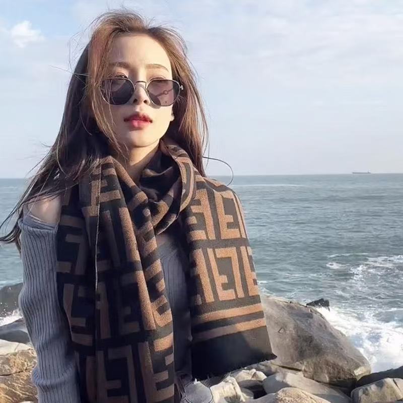 FEND1FF タッセル カシミアスカーフ【50％割引+送料無料】