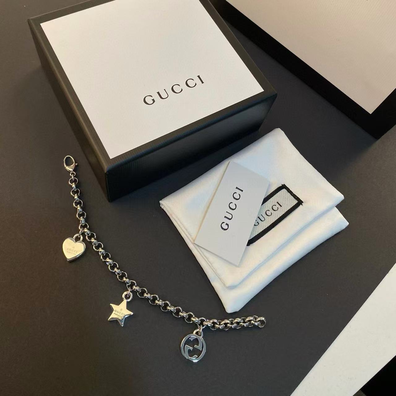 GUCC1 五芒星ブレスレット【50％割引+送料無料】