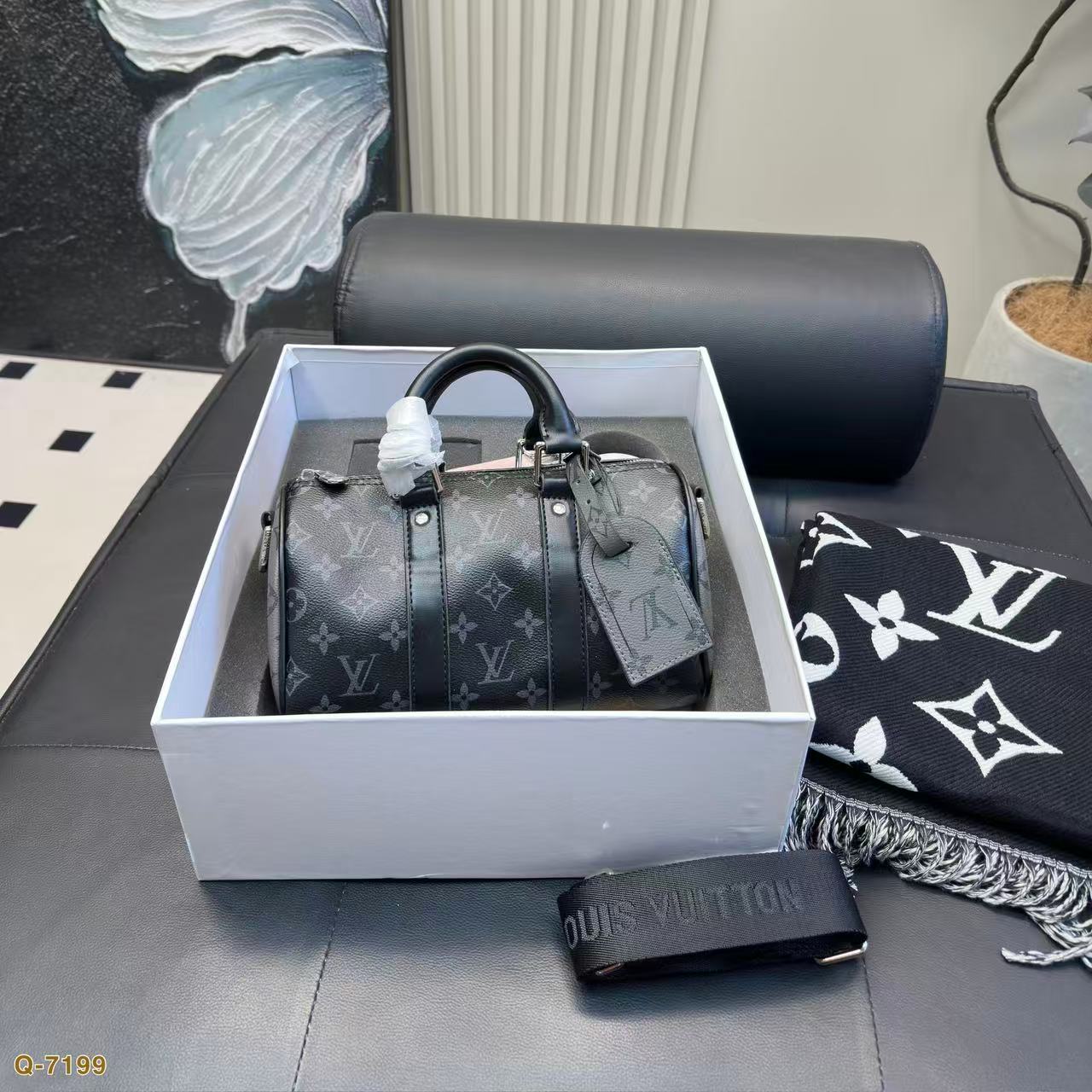 LVミラー＋スカーフ＋バックパックの3点セット【50％割引+送料無料】811