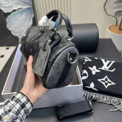 LVミラー＋スカーフ＋バックパックの3点セット【50％割引+送料無料】811