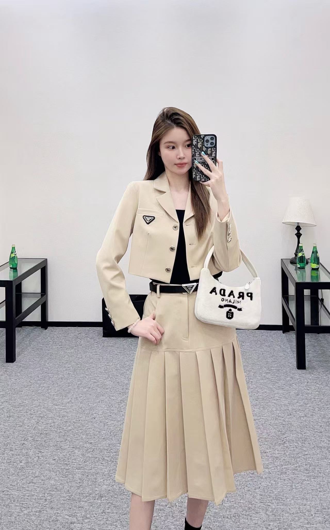 PR4DA トライアングルロゴジャケット+スカート ツーピースセット【50％割引+送料無料】