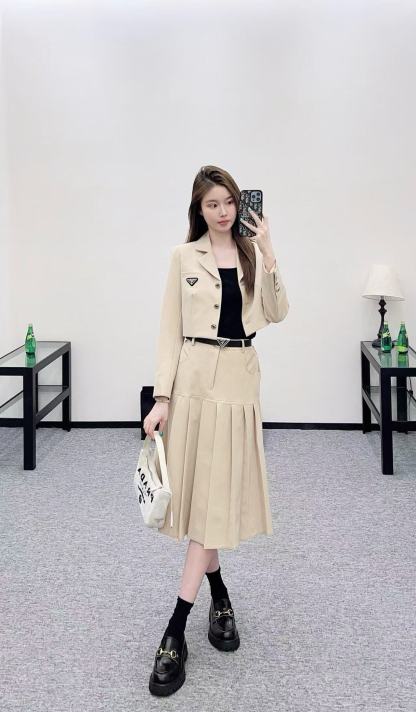 PR4DA トライアングルロゴジャケット+スカート ツーピースセット【50％割引+送料無料】