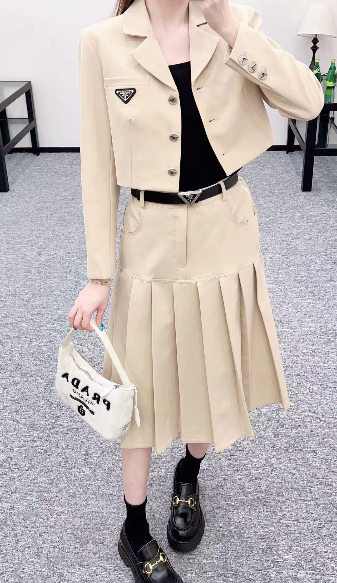 PR4DA トライアングルロゴジャケット+スカート ツーピースセット【50％割引+送料無料】