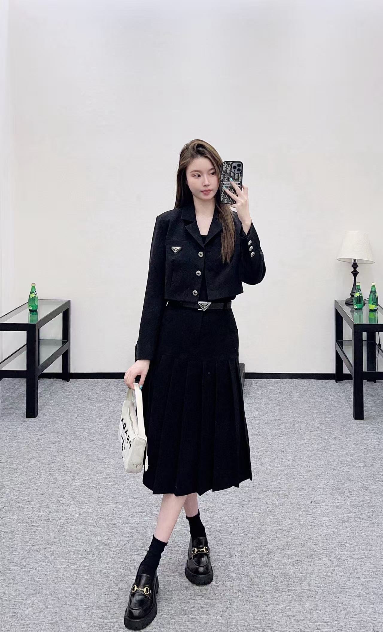 PR4DA トライアングルロゴジャケット+スカート ツーピースセット【50％割引+送料無料】