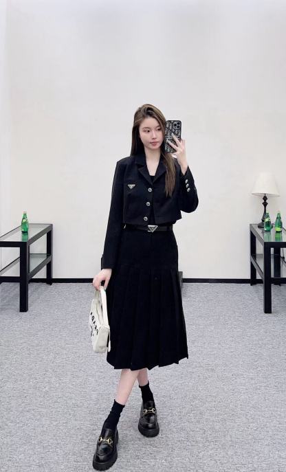 PR4DA トライアングルロゴジャケット+スカート ツーピースセット【50％割引+送料無料】