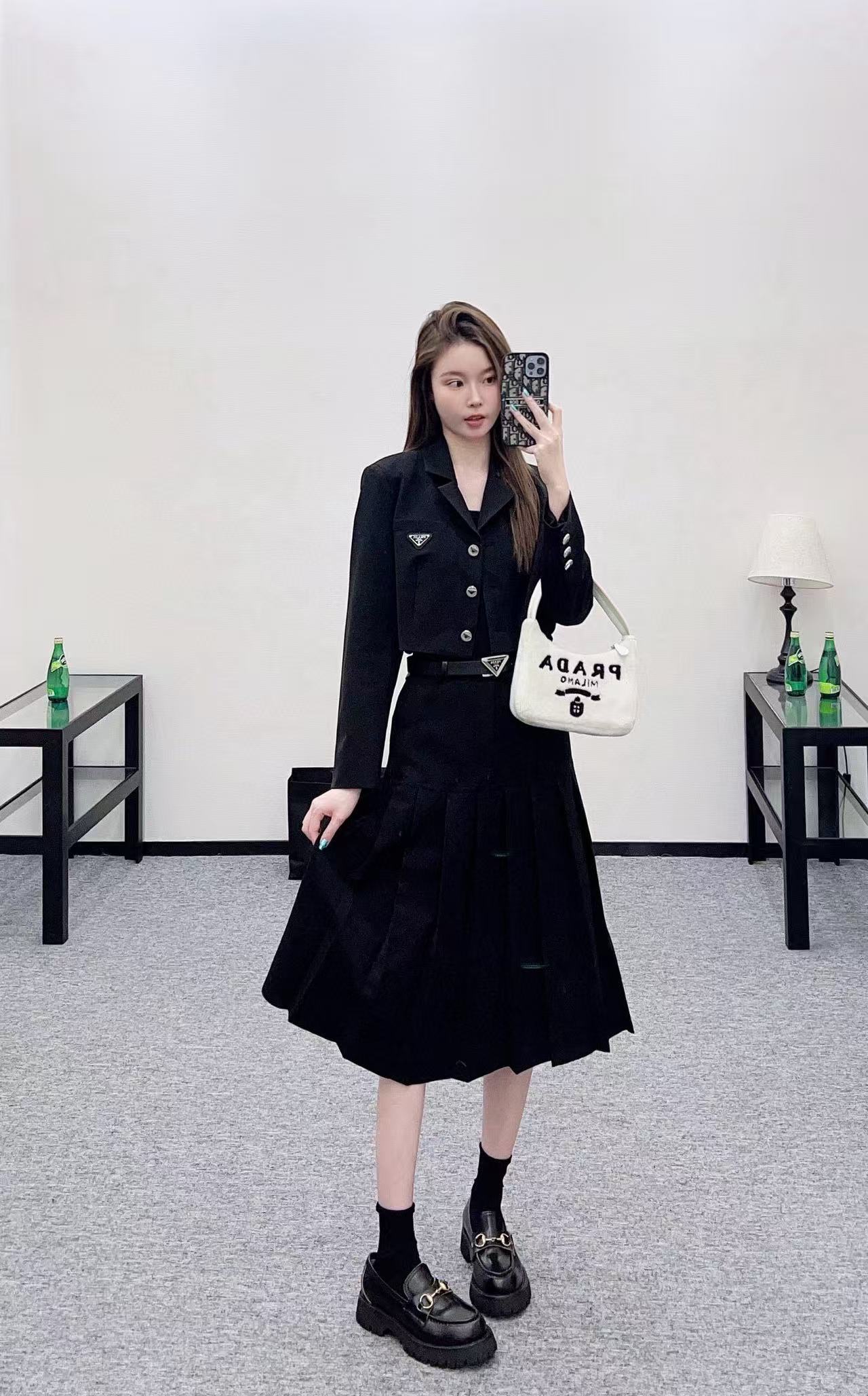 PR4DA トライアングルロゴジャケット+スカート ツーピースセット【50％割引+送料無料】