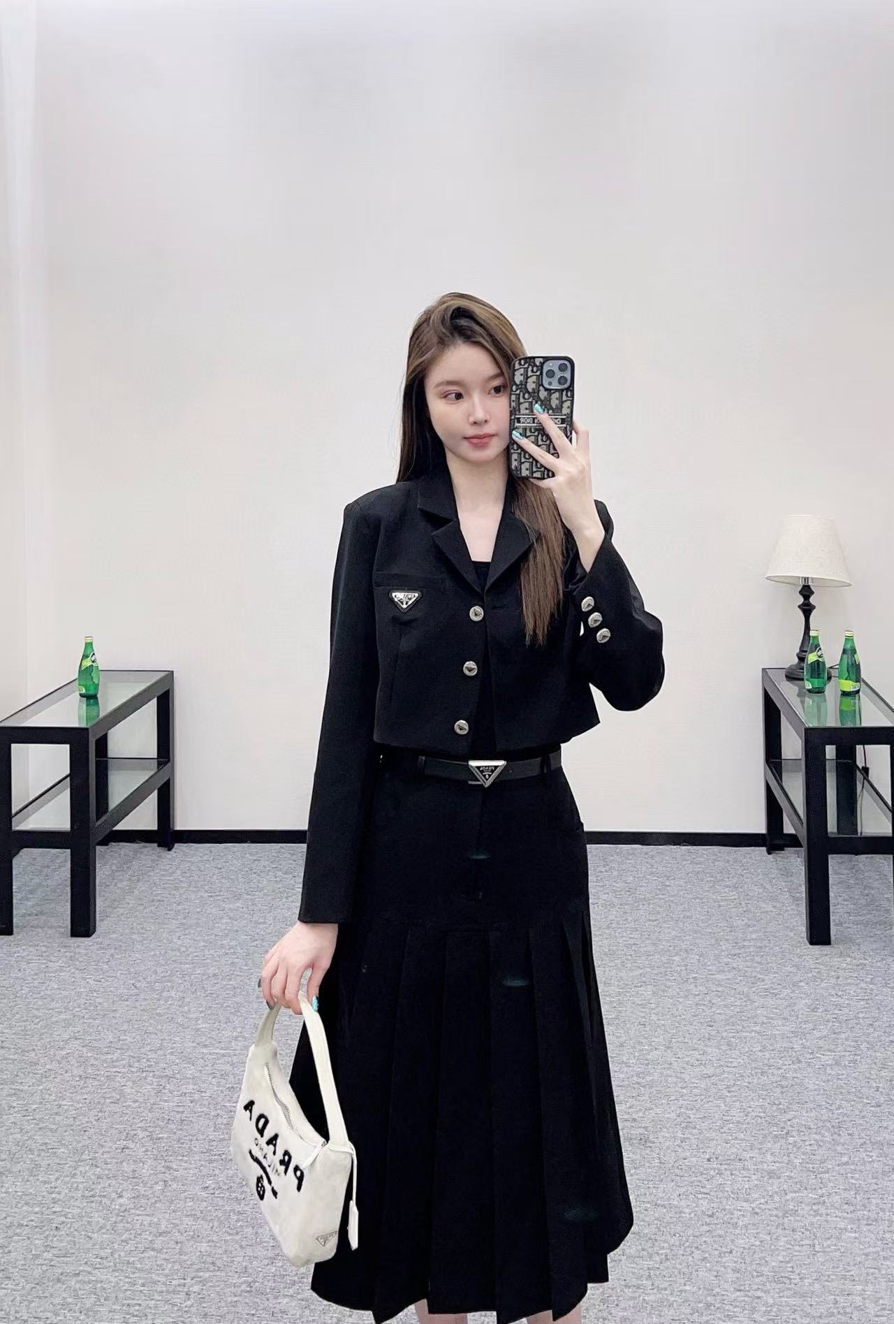 PR4DA トライアングルロゴジャケット+スカート ツーピースセット【50％割引+送料無料】