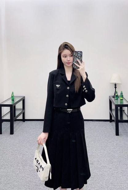 PR4DA トライアングルロゴジャケット+スカート ツーピースセット【50％割引+送料無料】