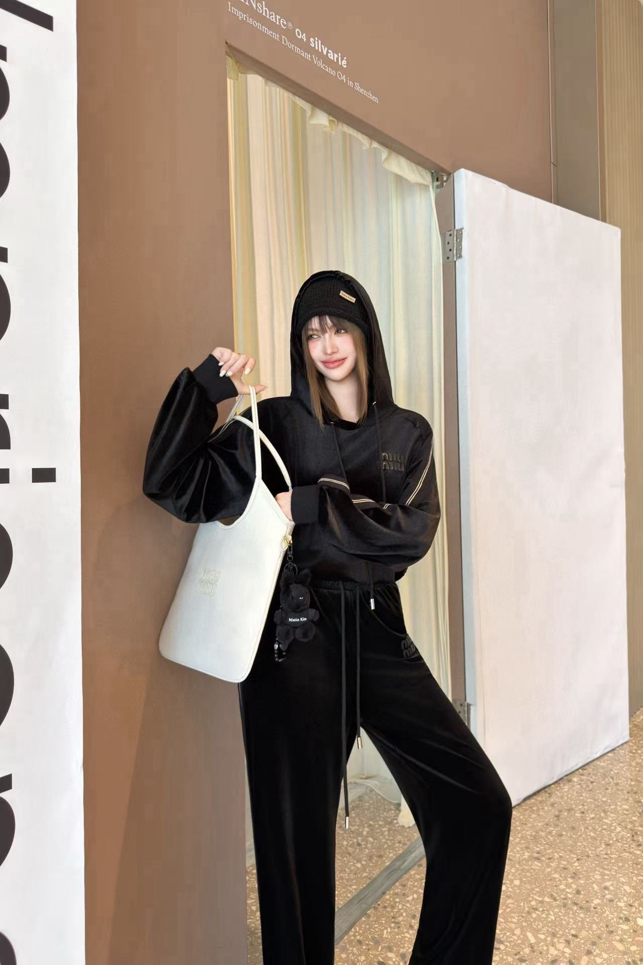 M1UM1U ベルベットフードジャケット+パンツ ツーピースセット【50％割引+送料無料】