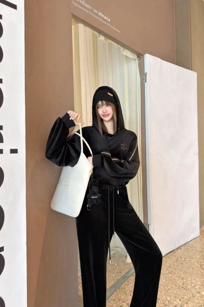 M1UM1U ベルベットフードジャケット+パンツ ツーピースセット【50％割引+送料無料】